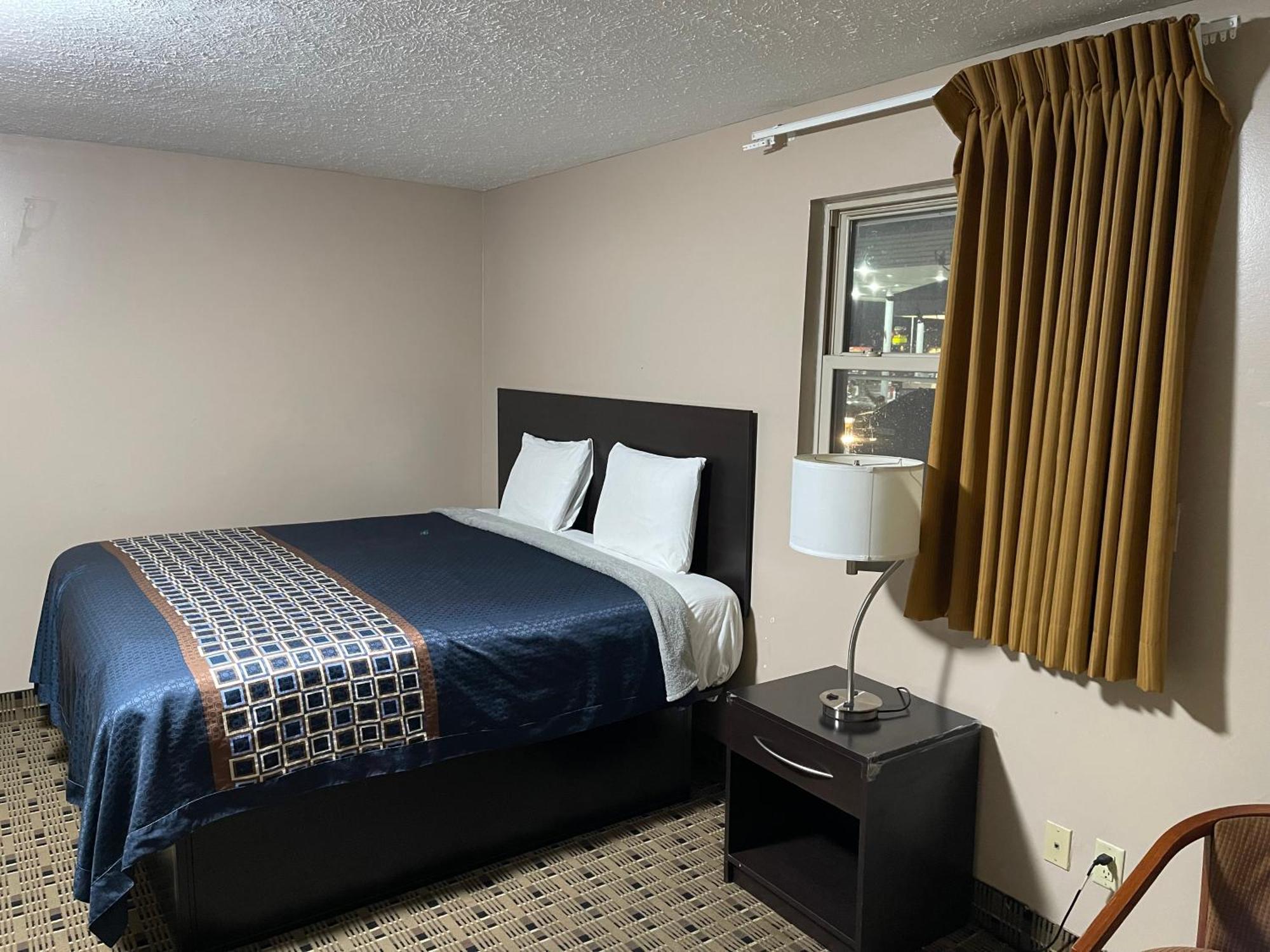Economy Inn & Suites 阿什塔比拉 外观 照片