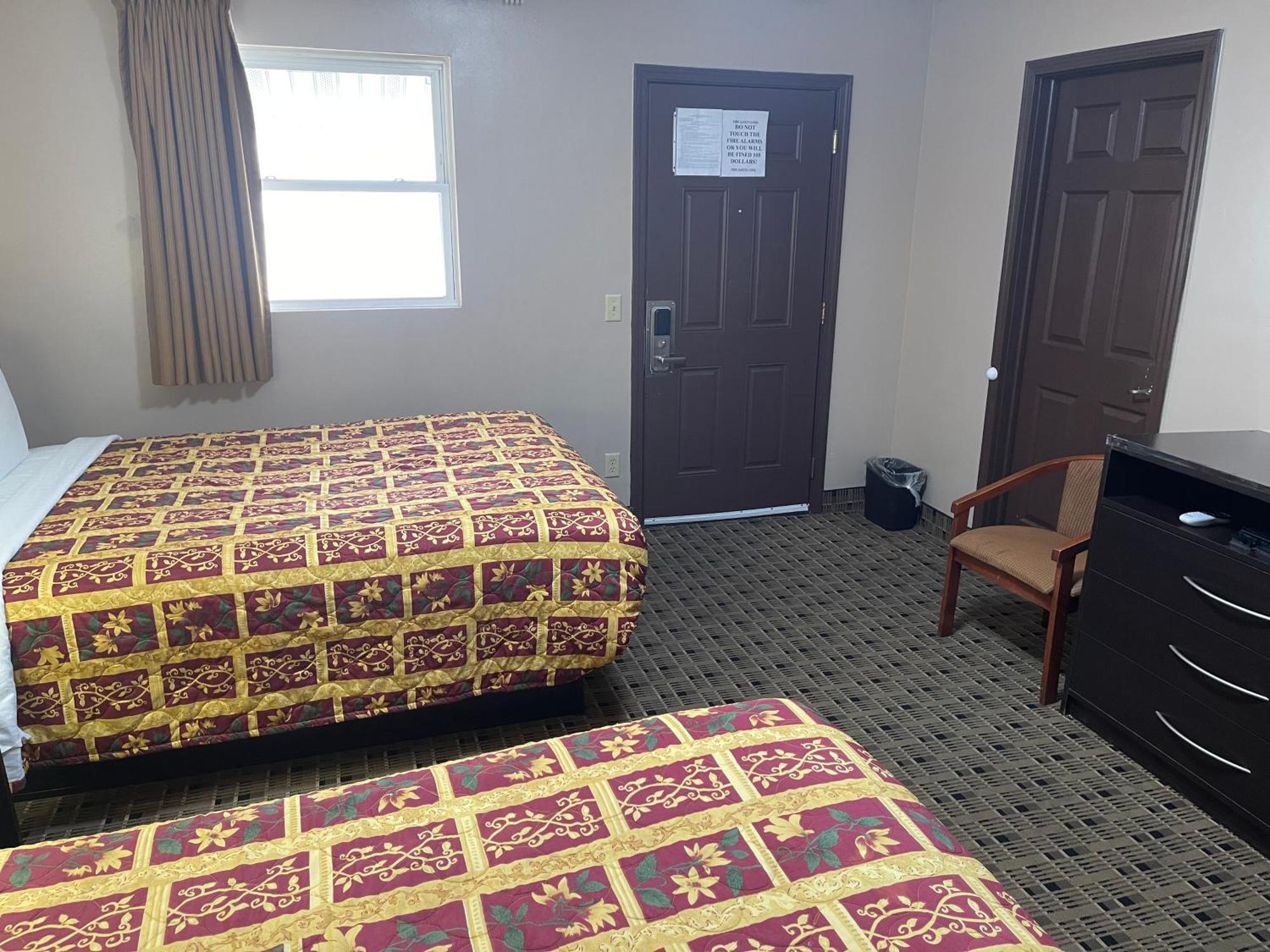 Economy Inn & Suites 阿什塔比拉 外观 照片