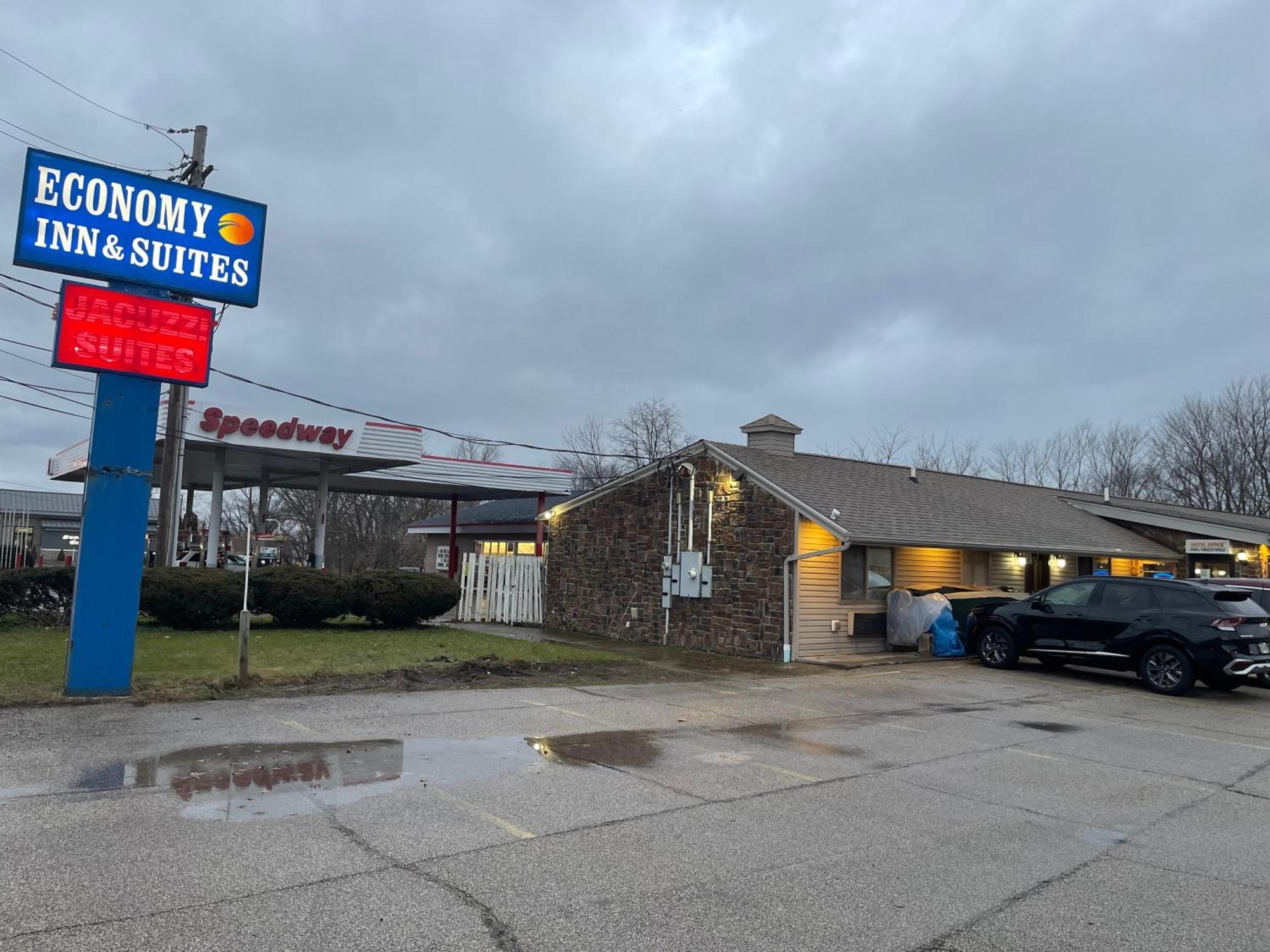 Economy Inn & Suites 阿什塔比拉 外观 照片