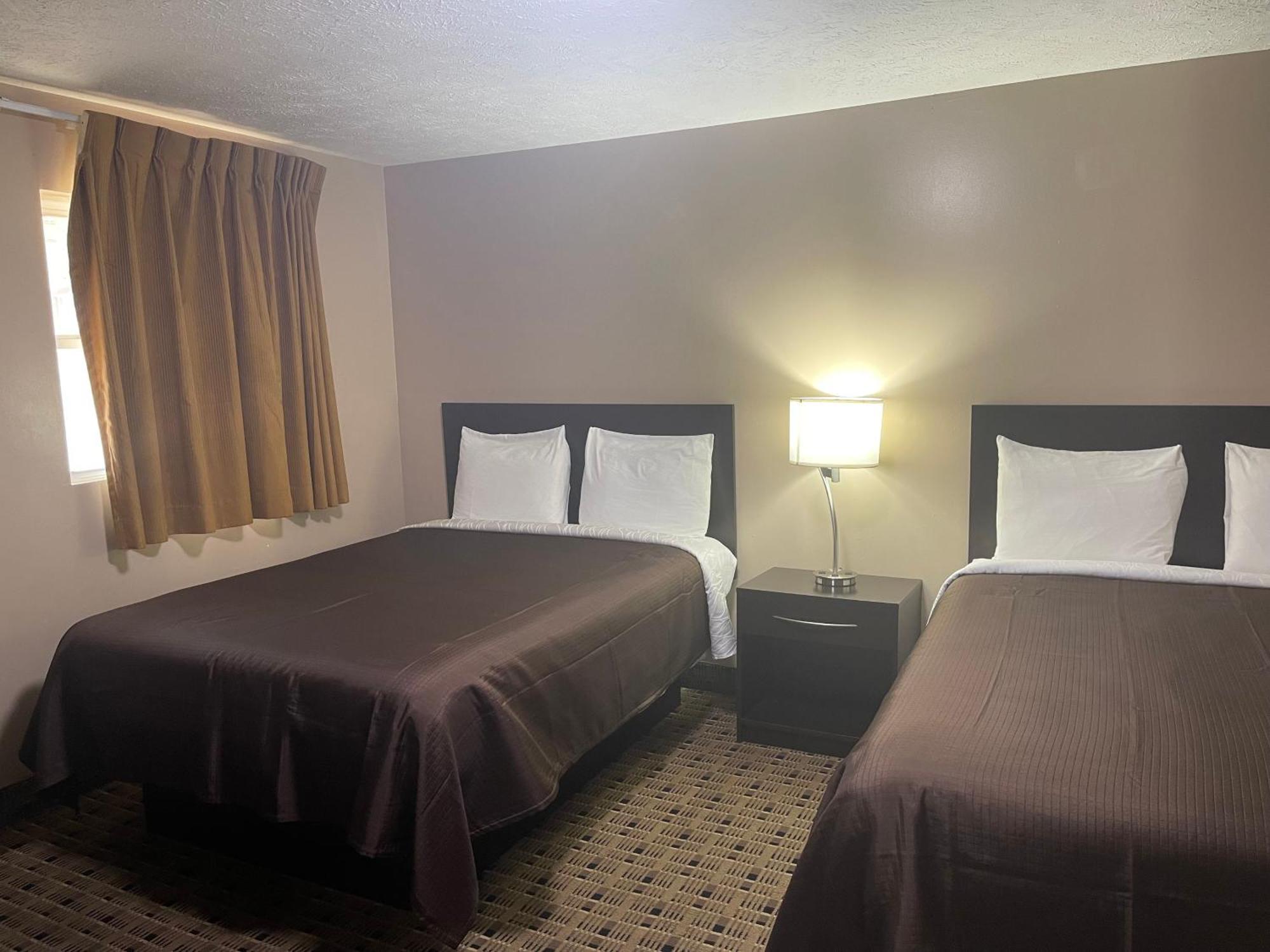 Economy Inn & Suites 阿什塔比拉 外观 照片